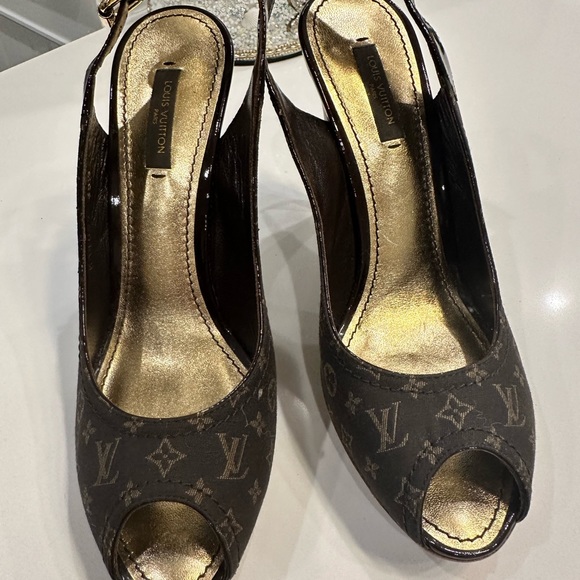 Louis Vuitton, monogram, Peep Toe, Sling Back, high heel With gold hardware. - Picture 2 of 11